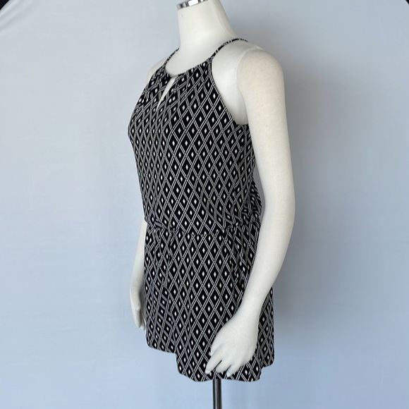 WHBM Geo Knit Romper Size Small - Picture 7 of 9
